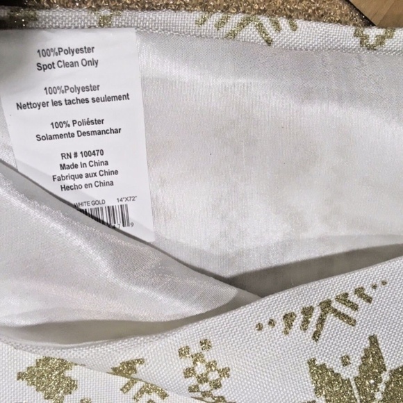 Table Runner 14" x 72" White Gold Glitter Nordic Reindeer Snowflake Christmas - Picture 5 of 5